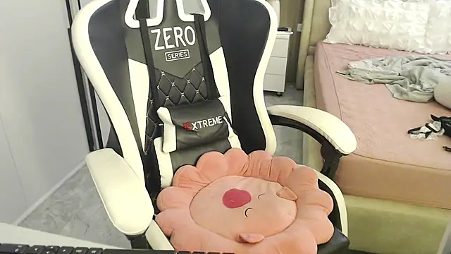 Snapshot of Hanako_love chatting on September 19, 3:34 pm Hanako love online show from September 19, 3:34 pm