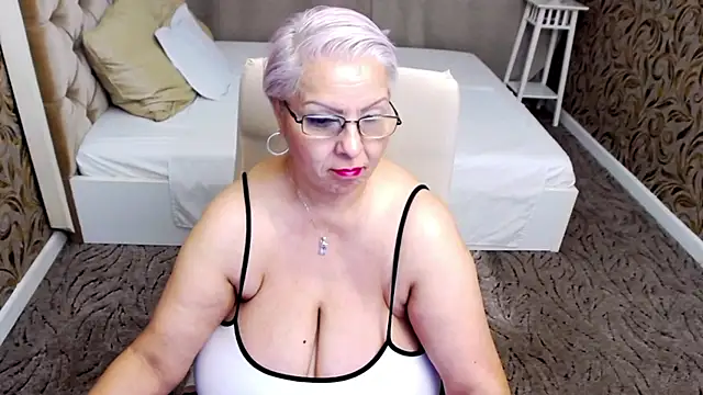 LadyLibely online show from October 6, 4:43 am