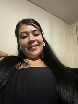 Snapshot of emilyjohanson chatting on May 3, 6:41 am emilyjohanson online show from May 3, 6:41 am