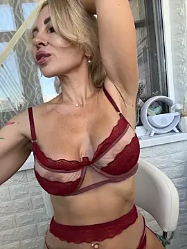 Snapshot of Hotnessi chatting on September 14, 9:30 am Hotnessi online show from September 14, 9:30 am