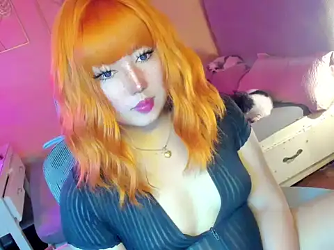 HOTnWILDalice online show from December 16, 11:43 pm