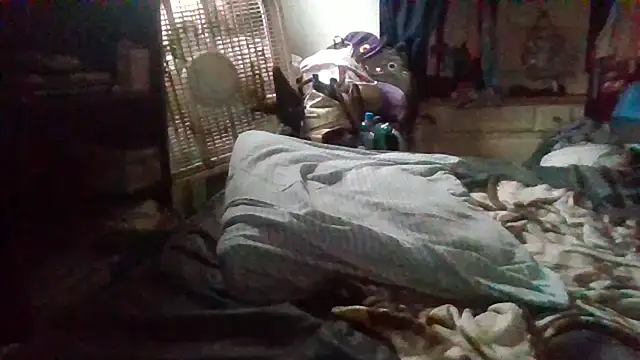 starlight1983 online show from April 12, 9:42 pm