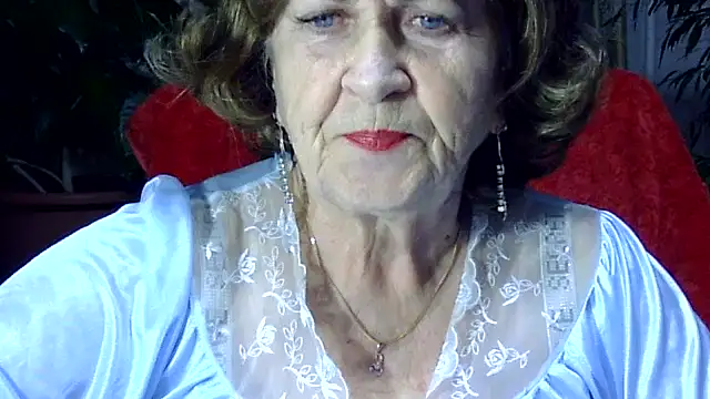 Emma52610 online show from November 21, 5:00 pm