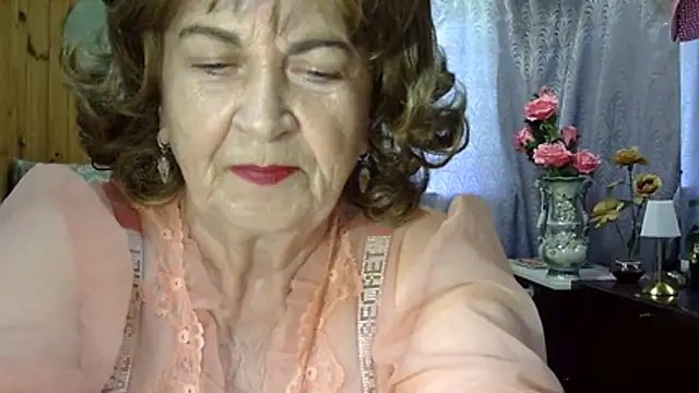 Snapshot of Emma52610 chatting on June 23, 12:03 pm Emma52610 online show from June 23, 12:03 pm