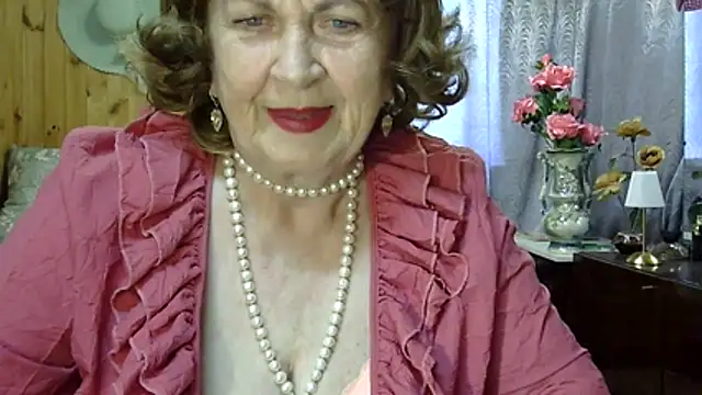 Snapshot of Emma52610 chatting on June 27, 11:26 am Emma52610 online show from June 27, 11:26 am