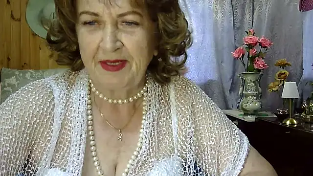 Snapshot of Emma52610 chatting on July 24, 11:30 am Emma52610 online show from July 24, 11:30 am