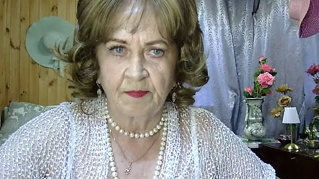 Snapshot of Emma52610 chatting on July 25, 4:37 pm Emma52610 online show from July 25, 4:37 pm