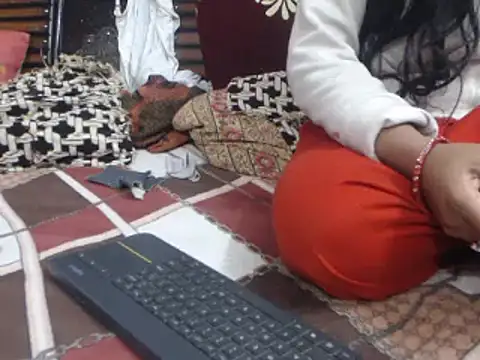 Snapshot of prettyindiandoll chatting on January 25, 6:01 am prettyindiandoll online show from January 25, 6:01 am