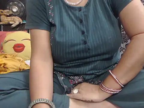 Snapshot of prettyindiandoll chatting on October 15, 7:08 am prettyindiandoll online show from October 15, 7:08 am