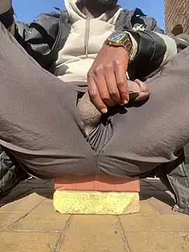 Snapshot of ZeusBlackDick chatting on July 26, 7:37 am ZeusBlackDick online show from July 26, 7:37 am