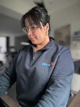 DannaaMeliza online show from January 12, 9:40 am