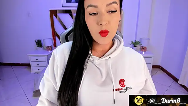 Lia Simons online show from February 11, 8:37 am