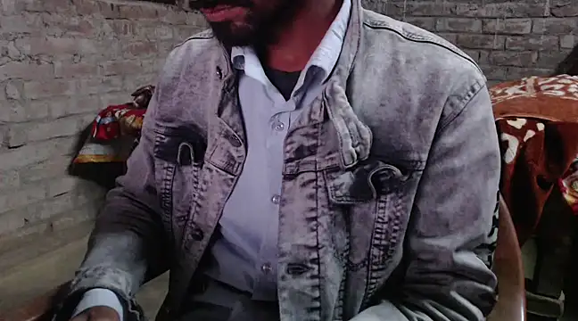 Snapshot of ThethunderPo chatting on December 9, 2:06 pm ThethunderPo online show from December 9, 2:06 pm