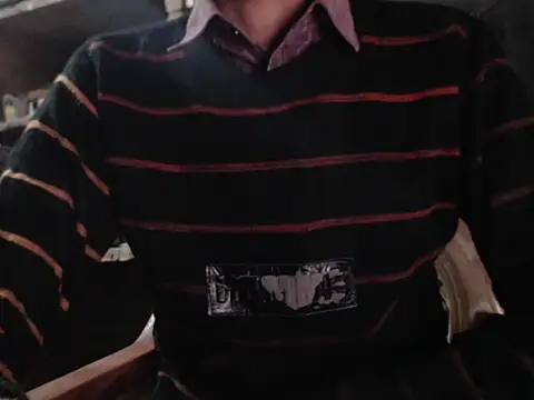 Snapshot of ThethunderPo chatting on December 15, 10:07 am ThethunderPo online show from December 15, 10:07 am