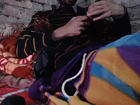 Snapshot of ThethunderPo chatting on December 15, 1:32 pm ThethunderPo online show from December 15, 1:32 pm