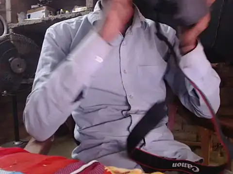 Snapshot of ThethunderPo chatting on December 22, 6:49 am ThethunderPo online show from December 22, 6:49 am