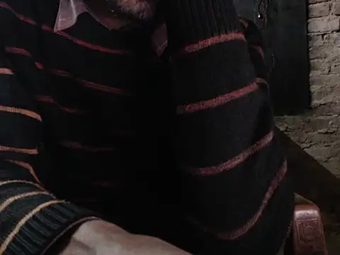 Snapshot of ThethunderPo chatting on January 6, 9:52 am ThethunderPo online show from January 6, 9:52 am