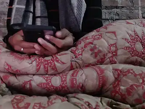 Snapshot of ThethunderPo chatting on January 7, 2:31 am ThethunderPo online show from January 7, 2:31 am