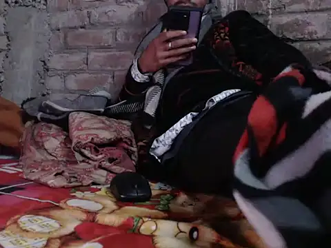 Snapshot of ThethunderPo chatting on January 30, 1:33 am ThethunderPo online show from January 30, 1:33 am