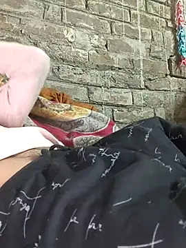 Snapshot of ThethunderPo chatting on February 18, 7:10 am ThethunderPo online show from February 18, 7:10 am