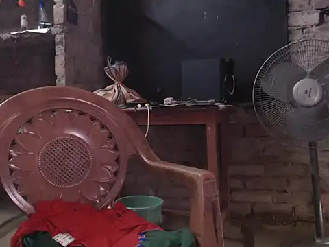 Snapshot of ThethunderPo chatting on February 25, 3:52 am ThethunderPo online show from February 25, 3:52 am