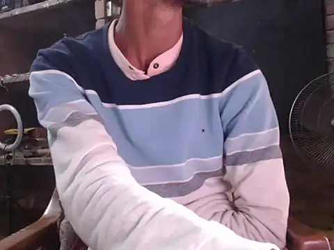 Snapshot of ThethunderPo chatting on March 2, 3:56 am ThethunderPo online show from March 2, 3:56 am