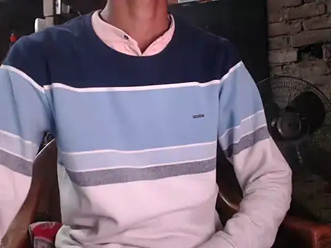 Snapshot of ThethunderPo chatting on March 2, 3:37 pm ThethunderPo online show from March 2, 3:37 pm