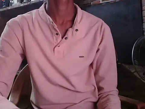 Snapshot of ThethunderPo chatting on March 18, 9:20 am ThethunderPo online show from March 18, 9:20 am