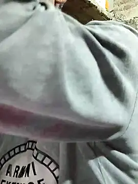 Snapshot of ThethunderPo chatting on September 16, 1:23 pm ThethunderPo online show from September 16, 1:23 pm