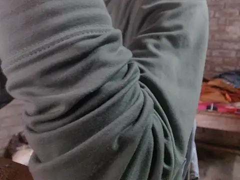 Snapshot of ThethunderPo chatting on October 11, 5:17 am ThethunderPo online show from October 11, 5:17 am