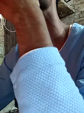 Snapshot of ThethunderPo chatting on October 12, 2:43 am ThethunderPo online show from October 12, 2:43 am