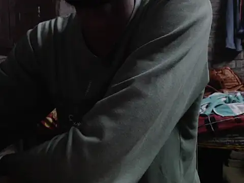 Snapshot of ThethunderPo chatting on November 1, 3:25 pm ThethunderPo online show from November 1, 3:25 pm