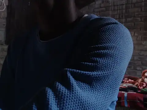 Snapshot of ThethunderPo chatting on November 6, 2:34 am ThethunderPo online show from November 6, 2:34 am