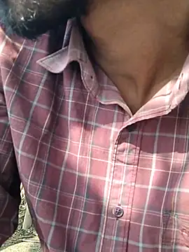 Snapshot of ThethunderPo chatting on November 28, 7:00 am ThethunderPo online show from November 28, 7:00 am