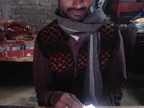 Snapshot of ThethunderPo chatting on December 17, 4:18 am ThethunderPo online show from December 17, 4:18 am