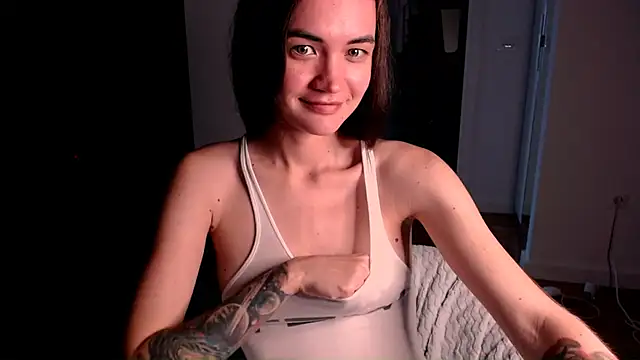 Snapshot of EvelynGG chatting on September 16, 5:08 am EvelynGG online show from September 16, 5:08 am