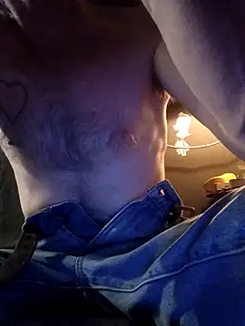 Snapshot of ROBERT0516 chatting on February 8, 9:03 am ROBERT0516 online show from February 8, 9:03 am