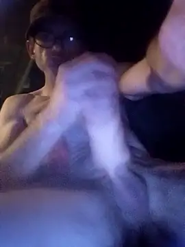 Snapshot of ROBERT0516 chatting on February 11, 7:23 am ROBERT0516 online show from February 11, 7:23 am