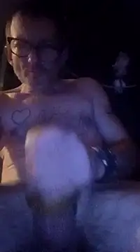 Snapshot of ROBERT0516 chatting on February 11, 10:48 am ROBERT0516 online show from February 11, 10:48 am