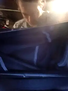 Snapshot of ROBERT0516 chatting on February 18, 8:49 am ROBERT0516 online show from February 18, 8:49 am