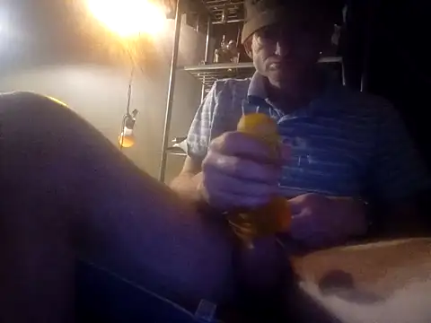 Snapshot of ROBERT0516 chatting on March 9, 9:03 pm ROBERT0516 online show from March 9, 9:03 pm