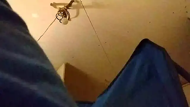 Snapshot of ROBERT0516 chatting on October 5, 1:59 am ROBERT0516 online show from October 5, 1:59 am