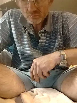 Snapshot of ROBERT0516 chatting on November 17, 4:40 am ROBERT0516 online show from November 17, 4:40 am