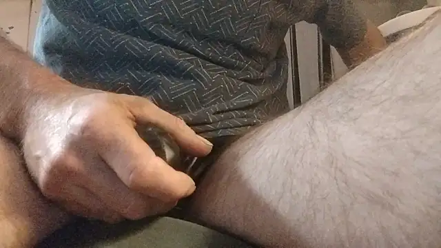 Snapshot of ROBERT0516 chatting on December 1, 12:32 pm ROBERT0516 online show from December 1, 12:32 pm