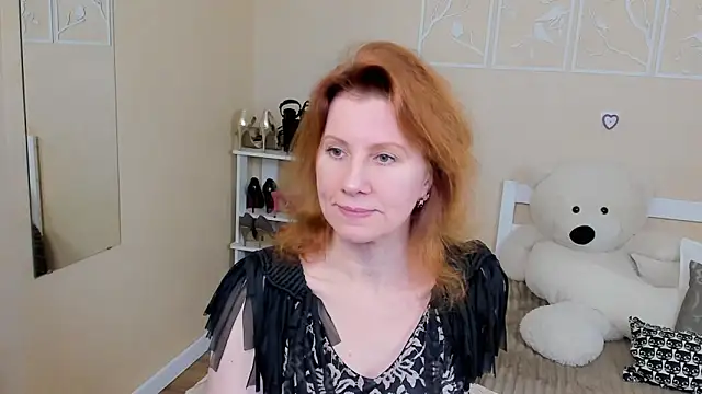 FoxySophia online show from March 7, 10:10 pm