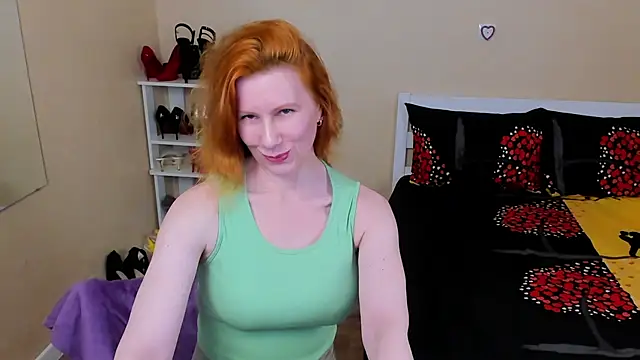 Snapshot of FoxySophia chatting on April 23, 7:30 am FoxySophia online show from April 23, 7:30 am