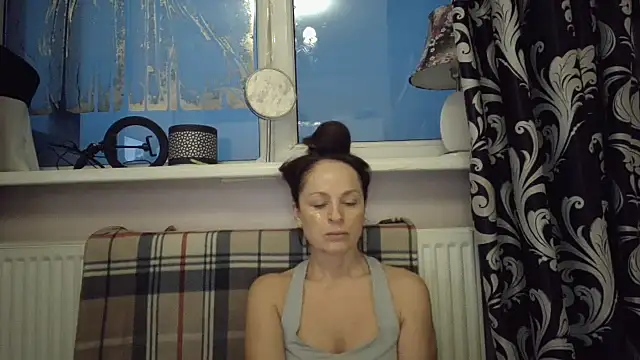 LindaStarS online show from February 18, 4:41 am