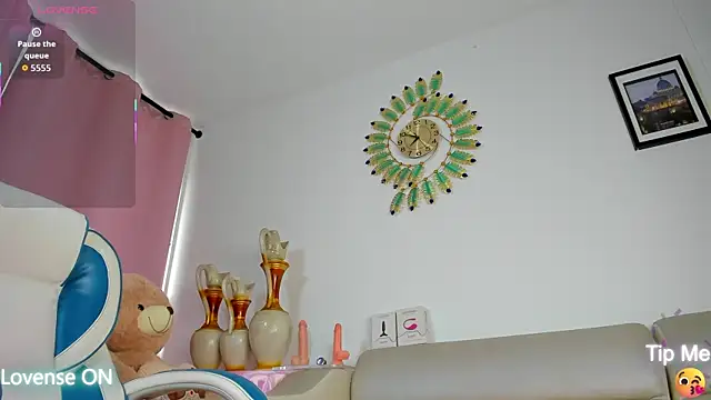 Snapshot of latinwondercockts chatting on September 27, 12:43 pm latinwondercockts online show from September 27, 12:43 pm