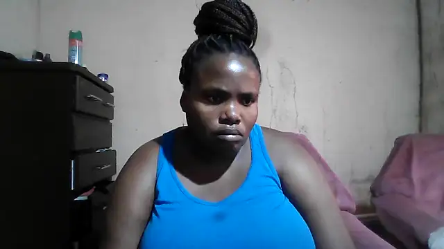 Snapshot of sexybigboobz chatting on October 12, 2:27 pm sexybigboobz online show from October 12, 2:27 pm