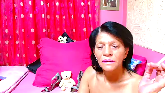 SLUTTYROXY online show from January 19, 9:02 pm